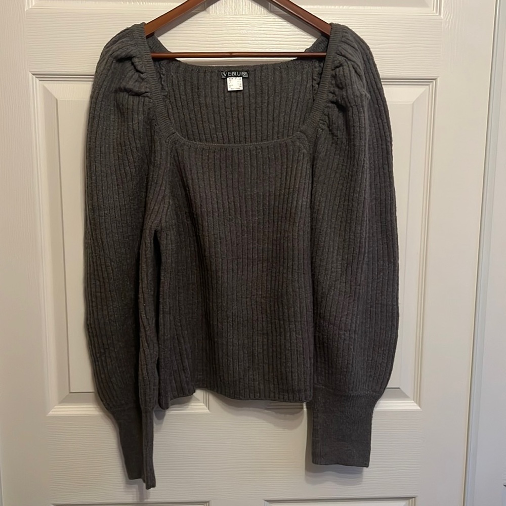 Gray sweater Venus Size XL womens poofy sleeves never worn